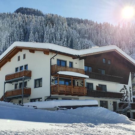 Olympia Privathotel Garni ザンクト・ヤーコプ・イン・デフェルエッゲン エクステリア 写真